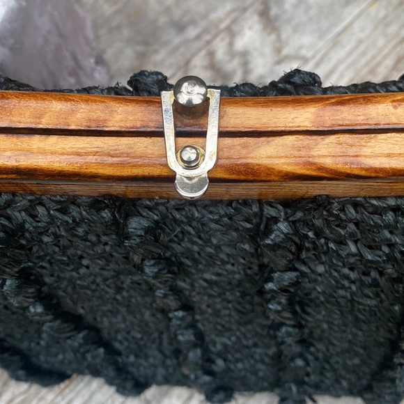 🕵️♂️HOST PICK👀 Japanese raffia handbag w/ wooden angled frame Black - Picture 3 of 9